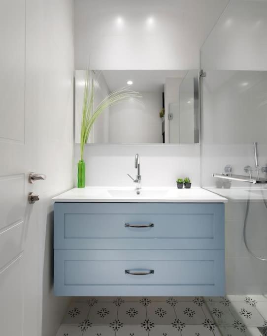 Two Bedrooms Flat With Garden And Free Parking Apartment