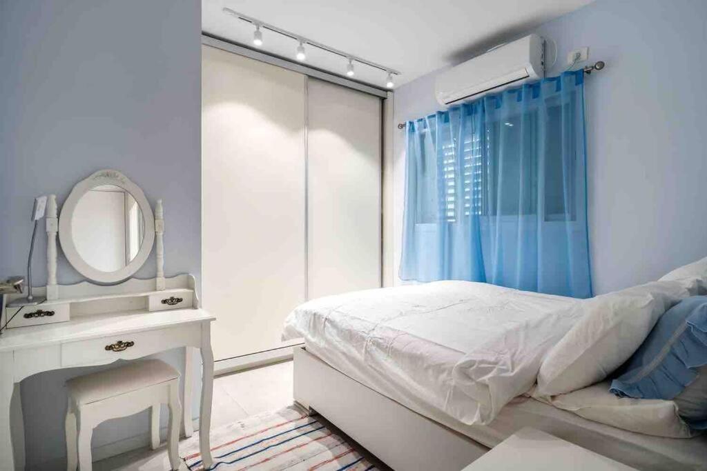 Căn hộ Two Bedrooms Flat With Garden And Free Parking *