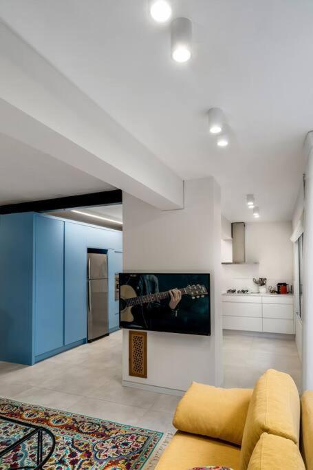 Two Bedrooms Flat With Garden And Free Parking Tel Aviv